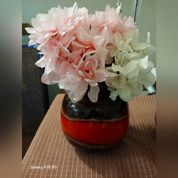 Meet your Posher, Winifred - Picture 2 of 5